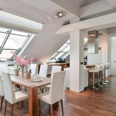 Luxury Central Penthouse With Sauna, Terrace, 250M2, 5Bdrm, 3Bthrm Prague Exterior photo