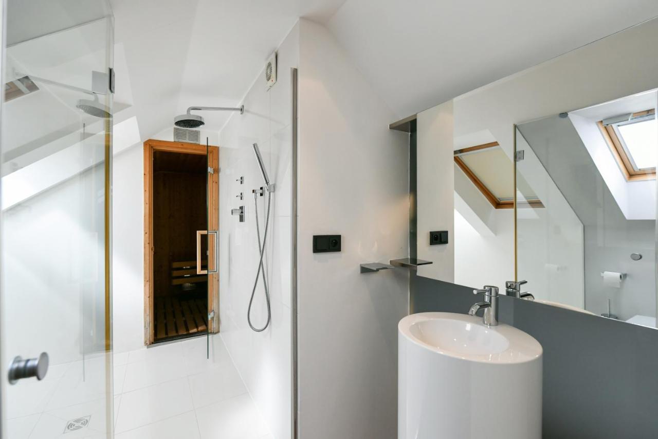 Luxury Central Penthouse With Sauna, Terrace, 250M2, 5Bdrm, 3Bthrm Prague Exterior photo