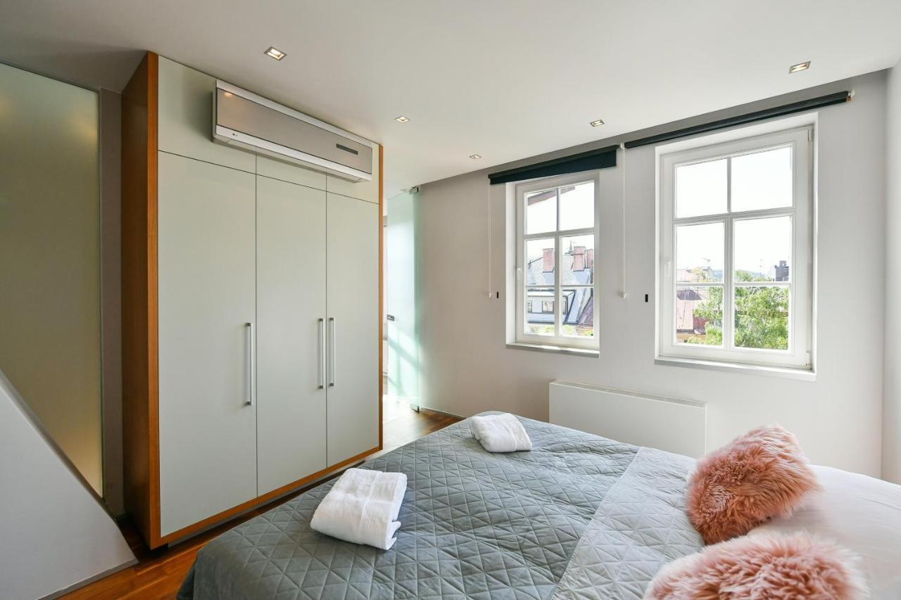 Luxury Central Penthouse With Sauna, Terrace, 250M2, 5Bdrm, 3Bthrm Prague Exterior photo